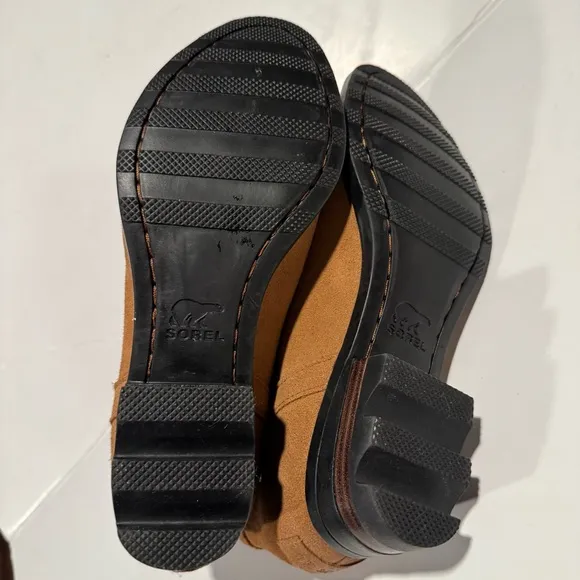 Sorel Tan Ankle Boots with Suede Finish