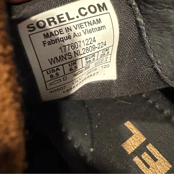 Sorel Tan Ankle Boots with Suede Finish