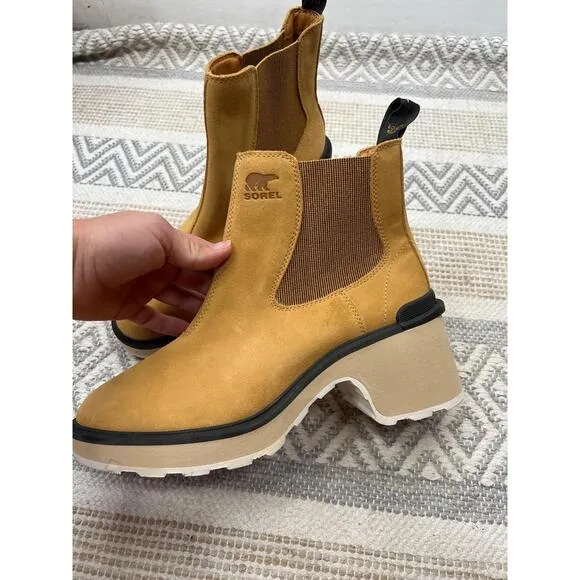 Sorel Tan Hiline Chelsea Boots Chunky Heel Elastic Panels Pull Tab Size 10.5