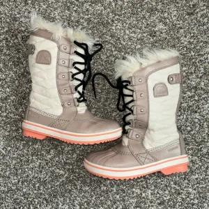 Sorel Tofino II 2 fur lined waterproof snow boots girls 1