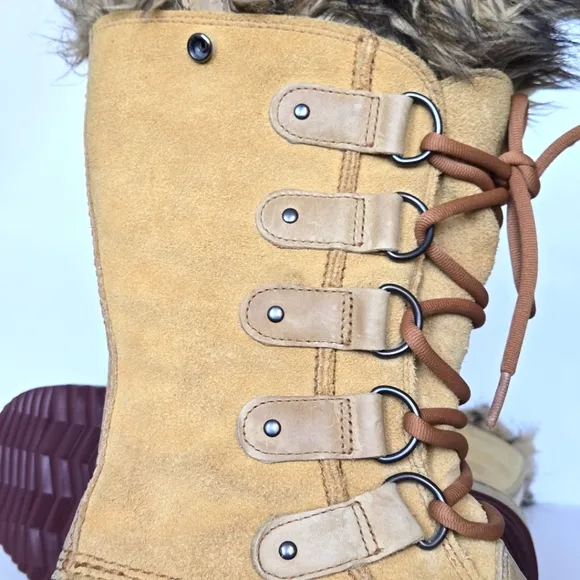 Sorel waterproof boots size 7