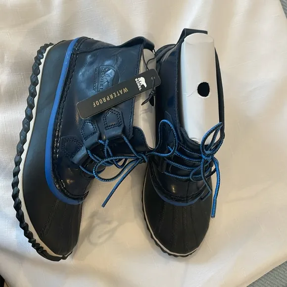 SOREL WATERPROOF OUT N ABOUT ANKLE BOOTS.  SHADES OF BLUE!   NEW IN BOX