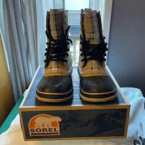 Sorel winter snow boots.