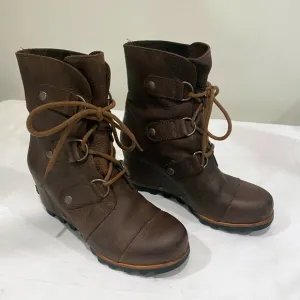 Sorel Women's Brown Leather Joan of Arctic Wedge Waterproof Boots -  US Size 6‎