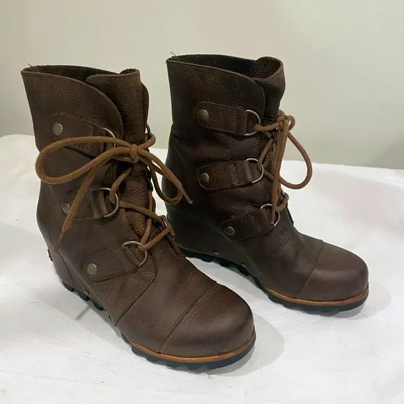 Sorel Women's Brown Leather Joan of Arctic Wedge Waterproof Boots -  US Size 6‎