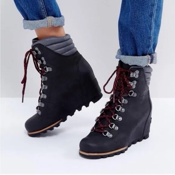 Sorel Women's Conquest Lace Up Wedge Booties Black Size 6