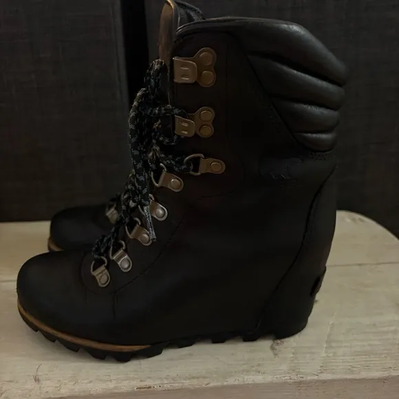 Sorel Women's Conquest Lace Up Wedge Booties Black Size 6