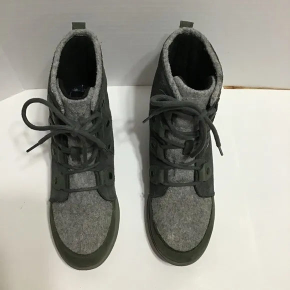 Sorel Women's Explorer Joan Waterproof Boot Gray Suede/Leather Lace Up Size 10