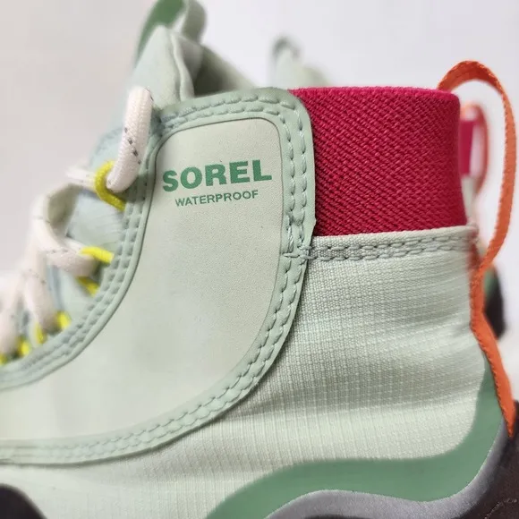 Sorel Women's Kinetic Breakthru Venture Mid-Boot - Waterproof-Mint Size 7.5