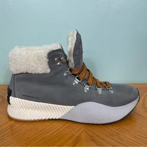 Sorel Women’s Out N About Conquest Boots Waterproof Gray Size 8 Quarry Fawn