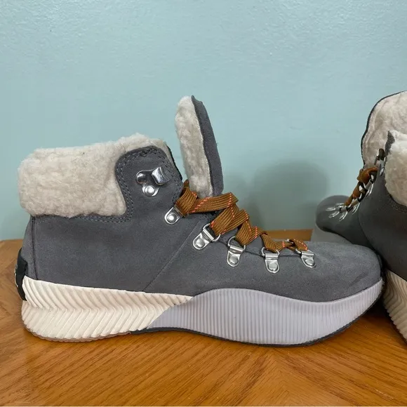 Sorel Women’s Out N About Conquest Boots Waterproof Gray Size 8 Quarry Fawn