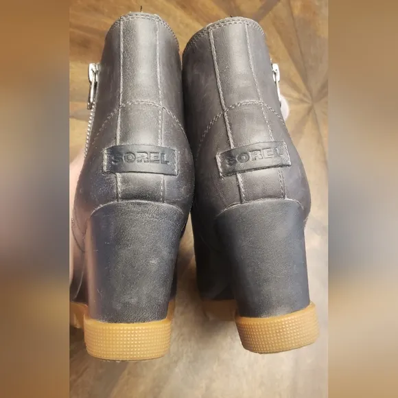 Sorel Women's Waterproof Grey Leather Wedge Ankle Boots - Size 9