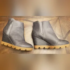 Sorel Women's Waterproof Grey Leather Wedge Ankle Boots - Size 9