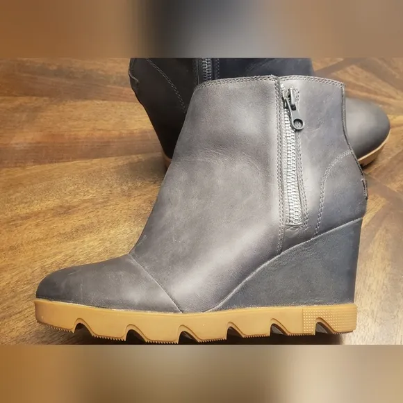 Sorel Women's Waterproof Grey Leather Wedge Ankle Boots - Size 9