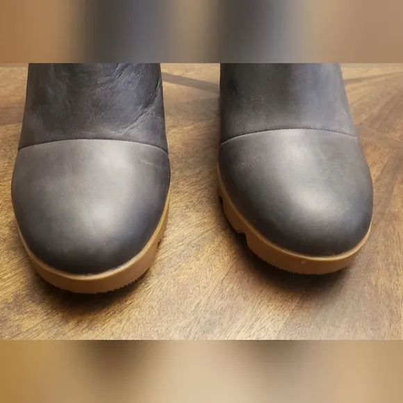 Sorel Women's Waterproof Grey Leather Wedge Ankle Boots - Size 9