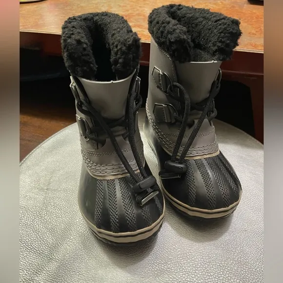 Sorel Yoot Pac Kids Waterproof insulated snow boots SZ 10 QUARRY/BLK