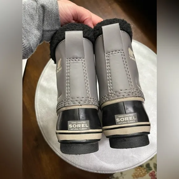 Sorel Yoot Pac Kids Waterproof insulated snow boots SZ 10 QUARRY/BLK