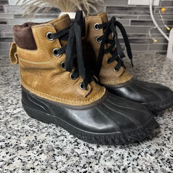 Sorel Youth Cheyanne Boot — Waterproof Winter Boots Size 5