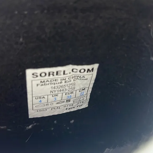 Sorel youth kids Caribou boots size 4