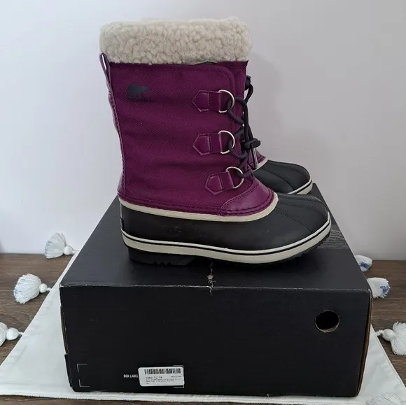 Sorel youth yoot pac nylon boot purple 4 NWT