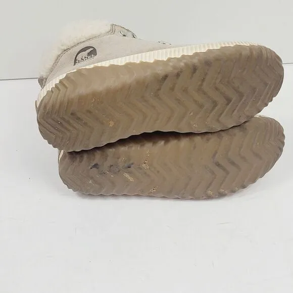 Sorel Kids Out and About Conquest Boots Size 1 Grayish Tan Suede