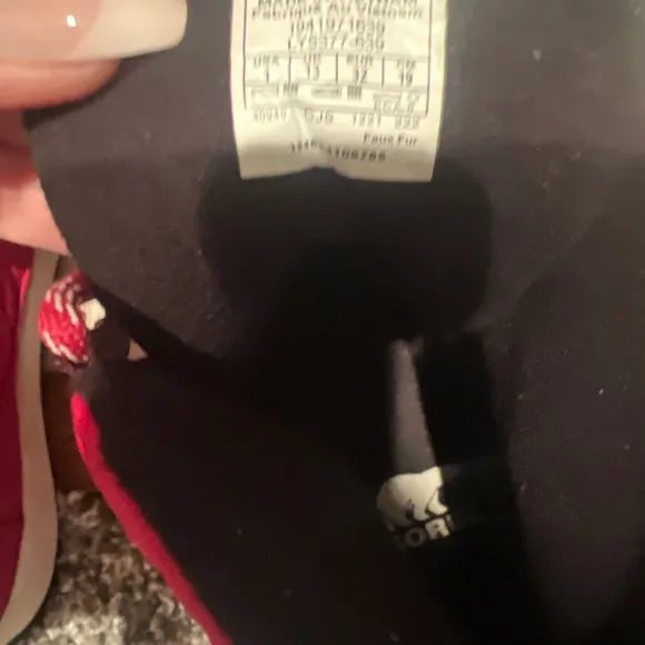 Sorrel little girls size 1 snow boots . Purchased at saks never worn.