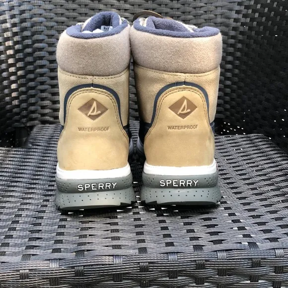 Sperry water resistant thermal linded cold weather boots