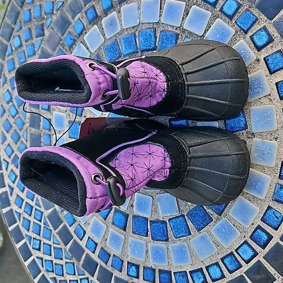Sporto Snow Boots Rubber Soles Lace Toggle Durable Purple/Black Girls 5-6 NWT