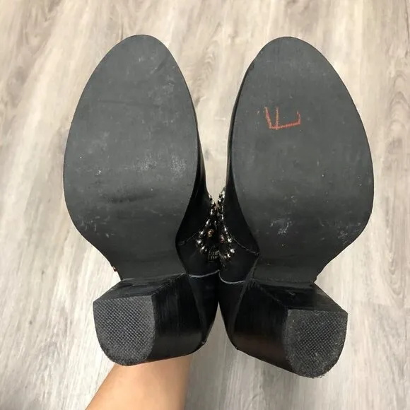 Steve Madden Awsum Booties Size 7 Studded Black Leather Ankle Boots Western