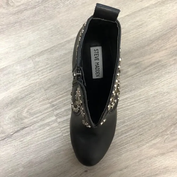 Steve Madden Awsum Booties Size 7 Studded Black Leather Ankle Boots Western