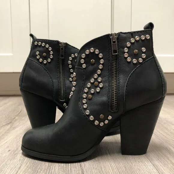 Steve Madden Awsum Booties Size 7 Studded Black Leather Ankle Boots Western