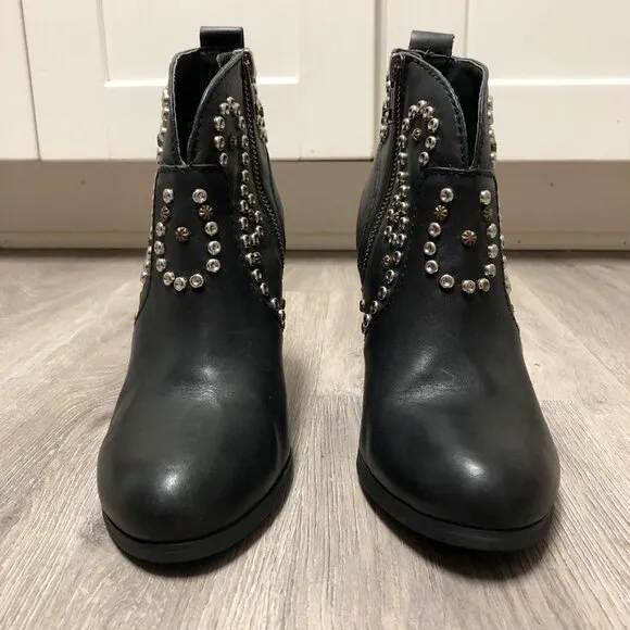 Steve Madden Awsum Booties Size 7 Studded Black Leather Ankle Boots Western