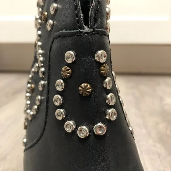 Steve Madden Awsum Booties Size 7 Studded Black Leather Ankle Boots Western