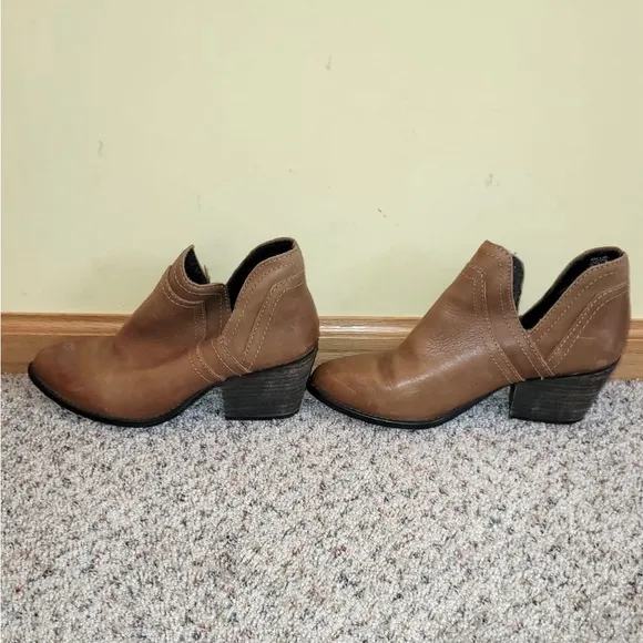 Steve Madden Boots Size 8.5 Aliee Leather Brown Ankle Booties Chunky Block Heel