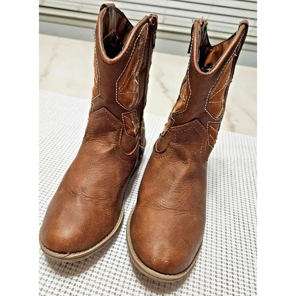 Steve Madden Girls Brown Color High Round Toe Western Solid Boots Size 3