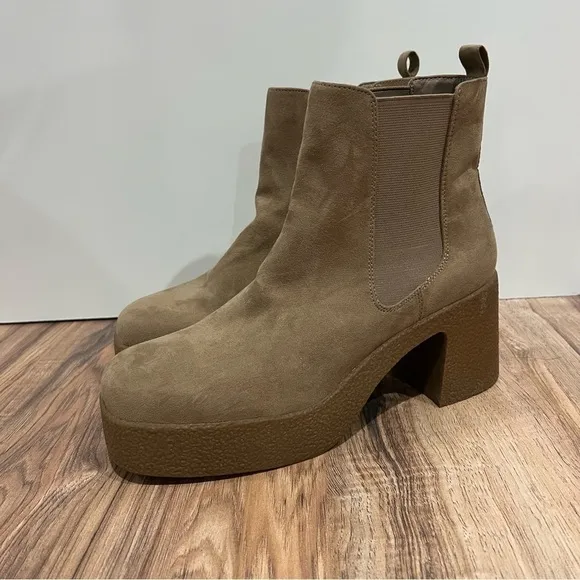 Steve Madden Nude Suede Platform Y2K Chunky Block Heel Boots