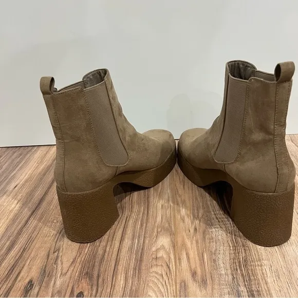 Steve Madden Nude Suede Platform Y2K Chunky Block Heel Boots