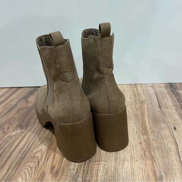 Steve Madden Nude Suede Platform Y2K Chunky Block Heel Boots