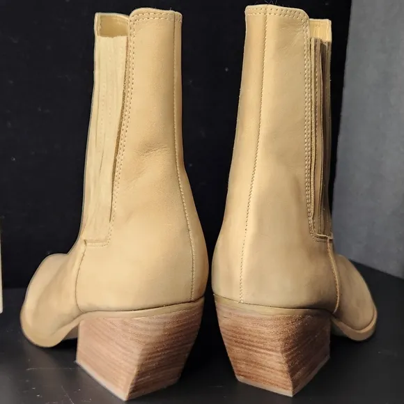 Steve Madden NWT 10 tan leather pointed toe 2.5” wood stack heel western boots