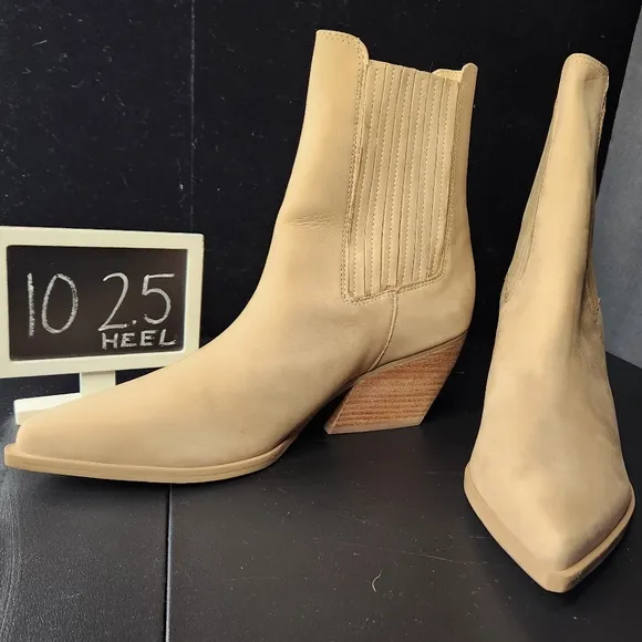 Steve Madden NWT 10 tan leather pointed toe 2.5” wood stack heel western boots