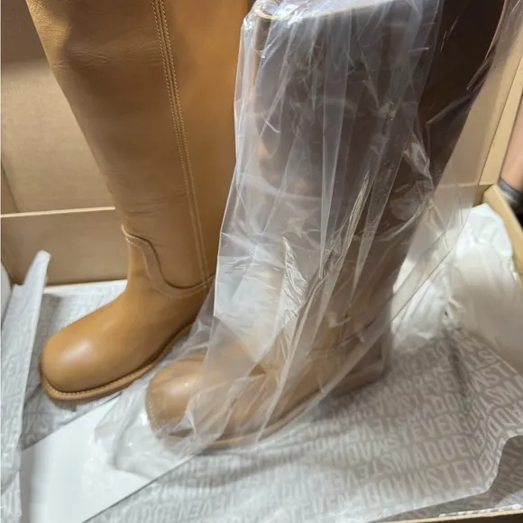 Steve Madden Riggs - Banana Leather Boots Size 5.5 (NWT)