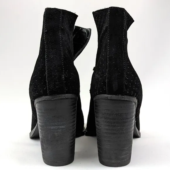 Steve Madden Shepp Perforated Suede Boot Notched Whipstitched Block Heel Black 9
