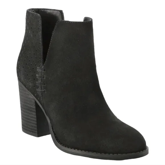 Steve Madden Shepp Perforated Suede Boot Notched Whipstitched Block Heel Black 9