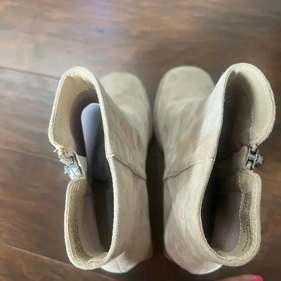 Steve Madden Tan Suede Boots-NWT- Size 8.5-party clique