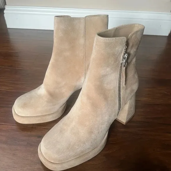 Steve Madden Tan Suede Boots-NWT- Size 8.5-party clique