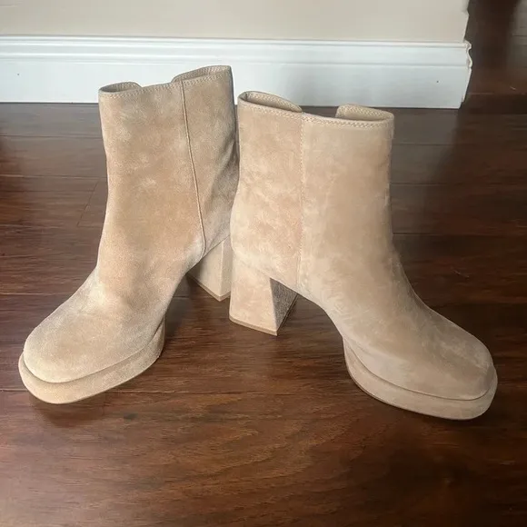 Steve Madden Tan Suede Boots-NWT- Size 8.5-party clique