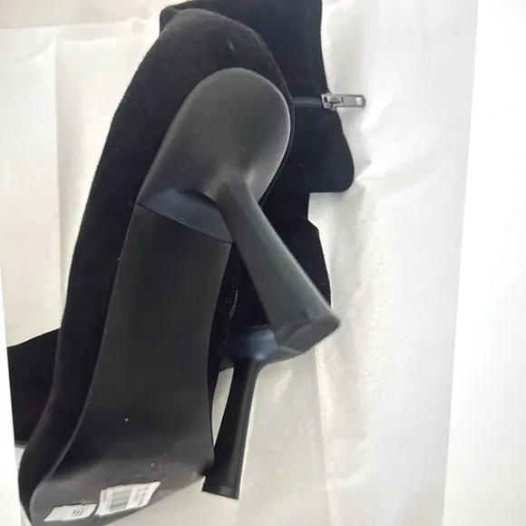 Steve Madden Vakay Ceremonie Black Suede Boots 9.5 Med Booties New Heels