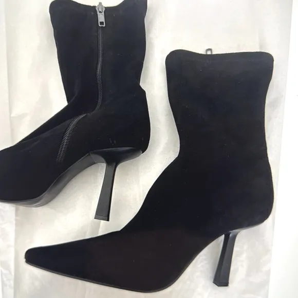 Steve Madden Vakay Ceremonie Black Suede Boots 9.5 Med Booties New Heels