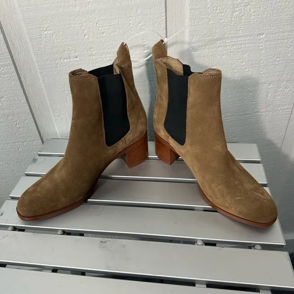 Steve Madden Women's Rhiannon Chelsea Boots Cognac Brown Suede Size 10M NWOT