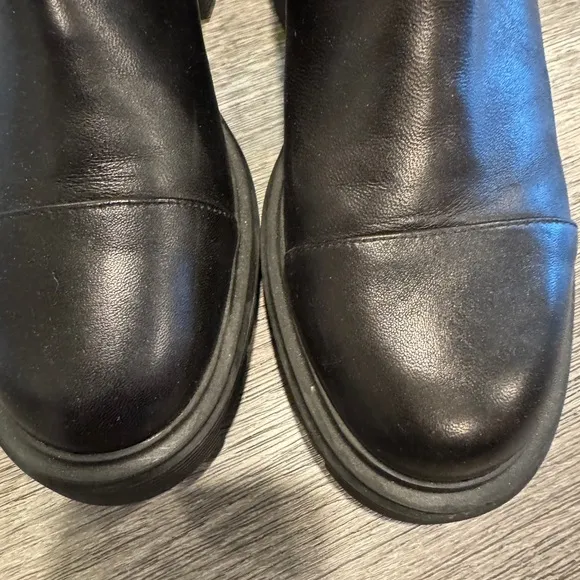 Stuart Weitzman Boots - Like new- 8 - black leather